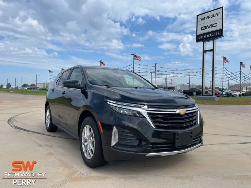 2022 Chevrolet Equinox LT photo 1