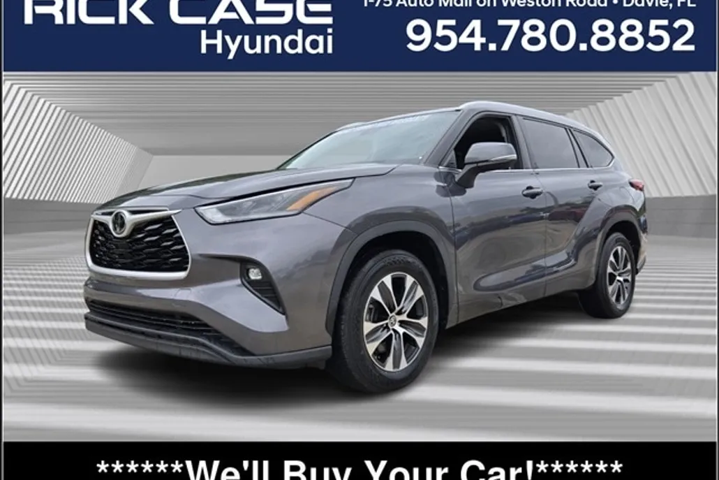 2021 Toyota Highlander XLE photo 1