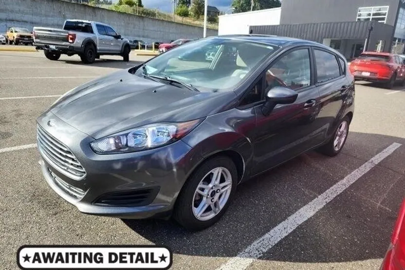 2017 Ford Fiesta SE photo 1