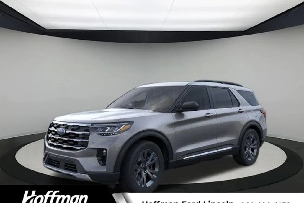 2025 Ford Explorer photo 1