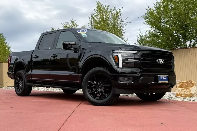2025 Ford F-150 Lariat photo 1