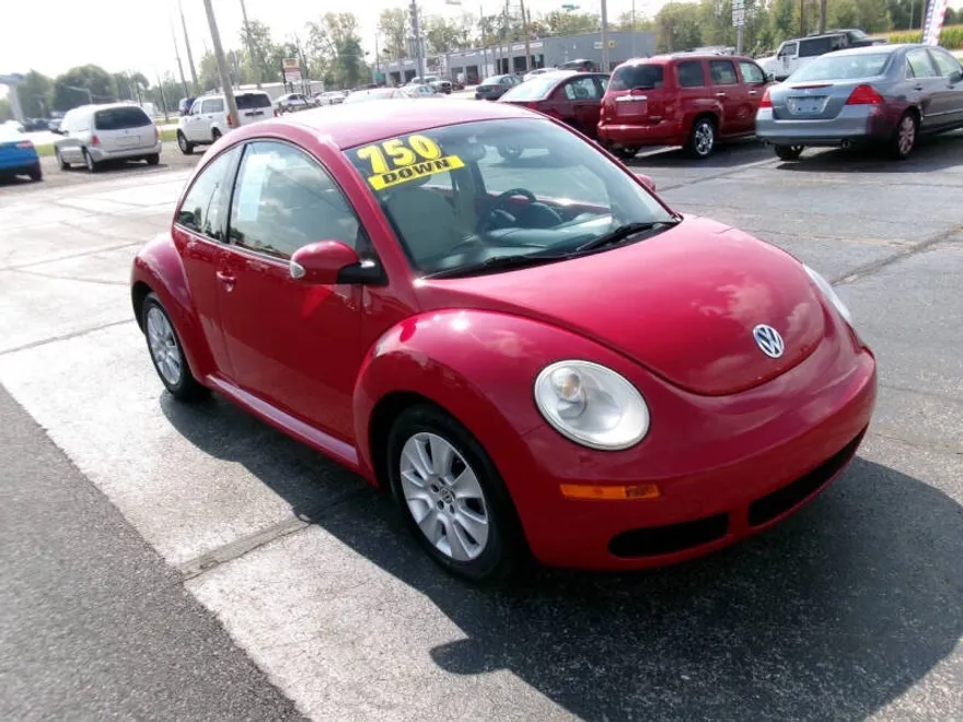 2010 Volkswagen Beetle Base photo 1