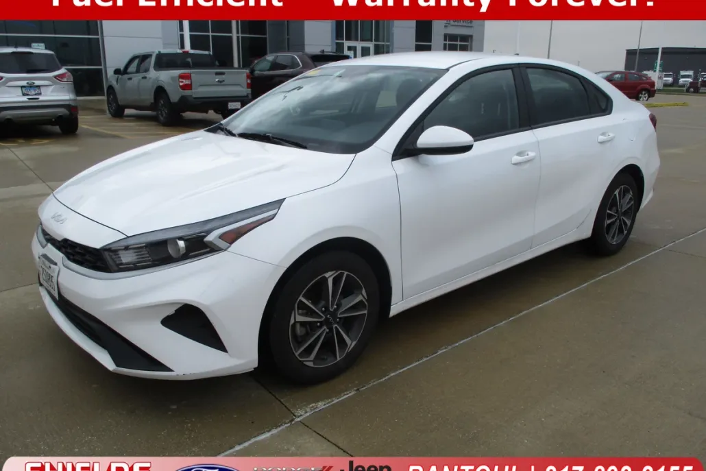 2024 Kia Forte LXS photo 1