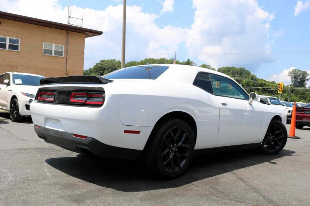 2020 Dodge Challenger SXT photo 1