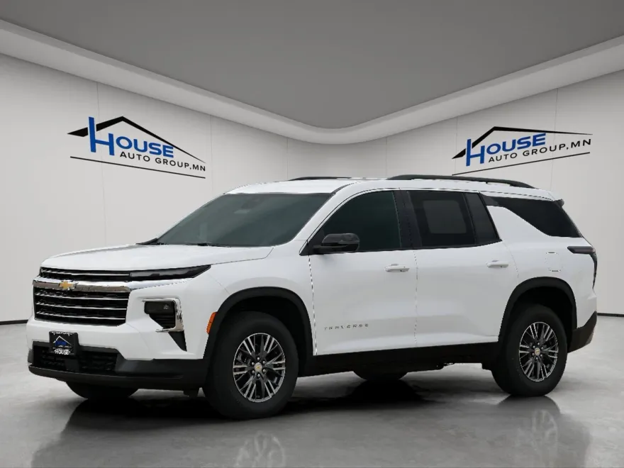 2026 Chevrolet Traverse 2LT photo 1