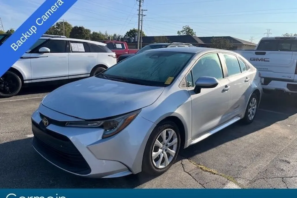 2023 Toyota Corolla LE photo 1