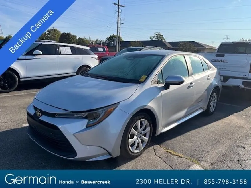 2023 Toyota Corolla LE photo 1