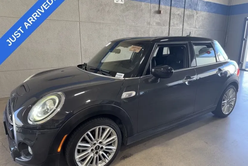 2020 Mini Cooper 4 Door Hardtop S photo 1
