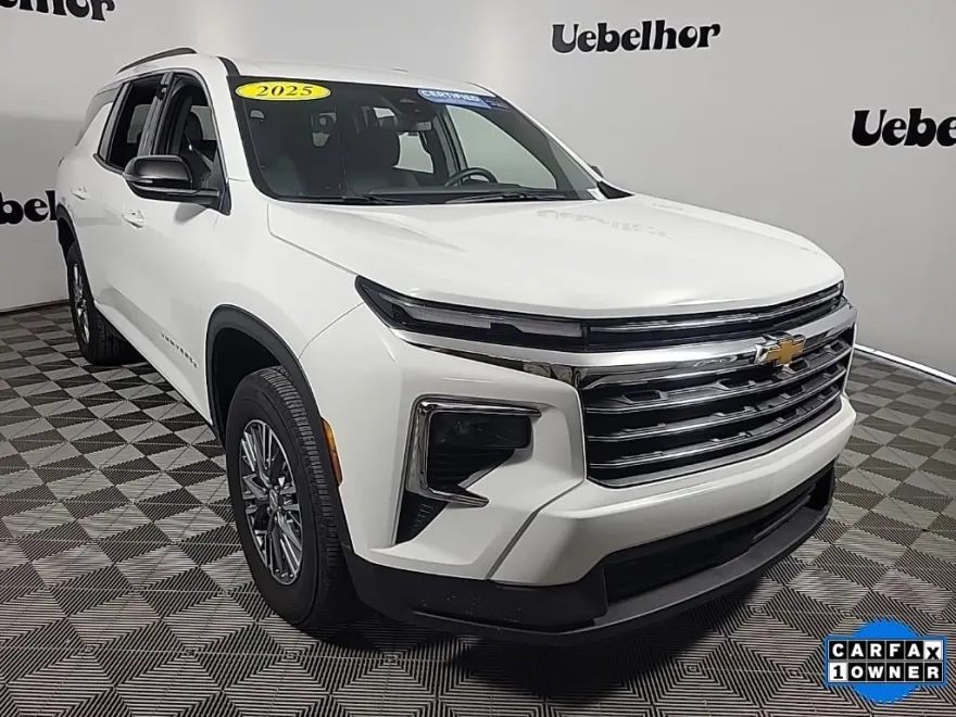 2025 Chevrolet Traverse photo 1