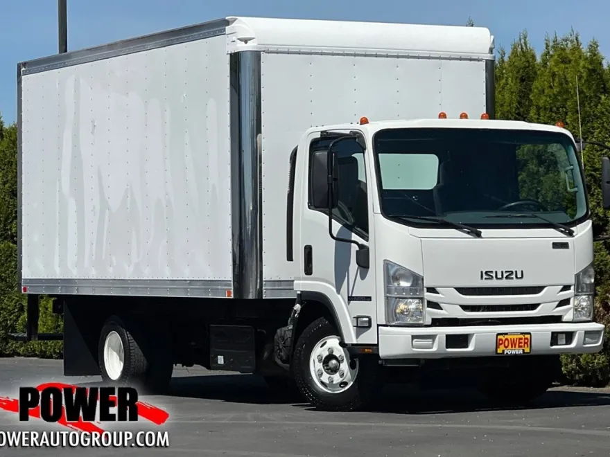 2018 Isuzu Pickup photo 1