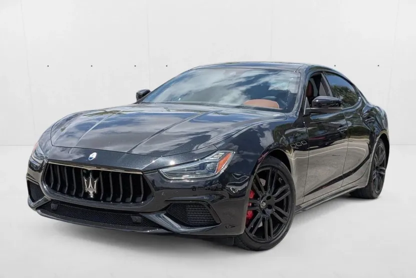 2023 Maserati Ghibli Modena Q4 photo 1