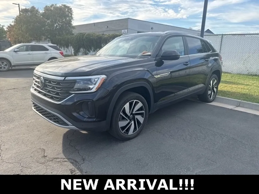 2025 Volkswagen Atlas Cross Sport SE Technology photo 1