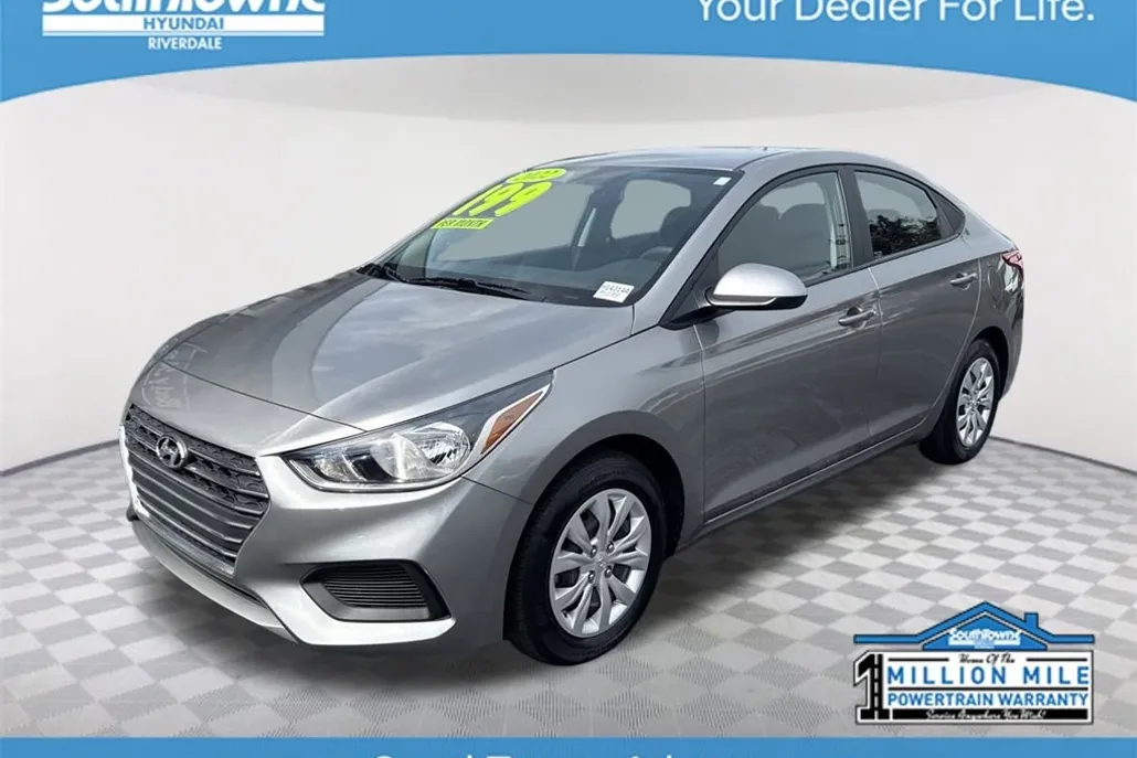 2022 Hyundai Accent SE photo 1