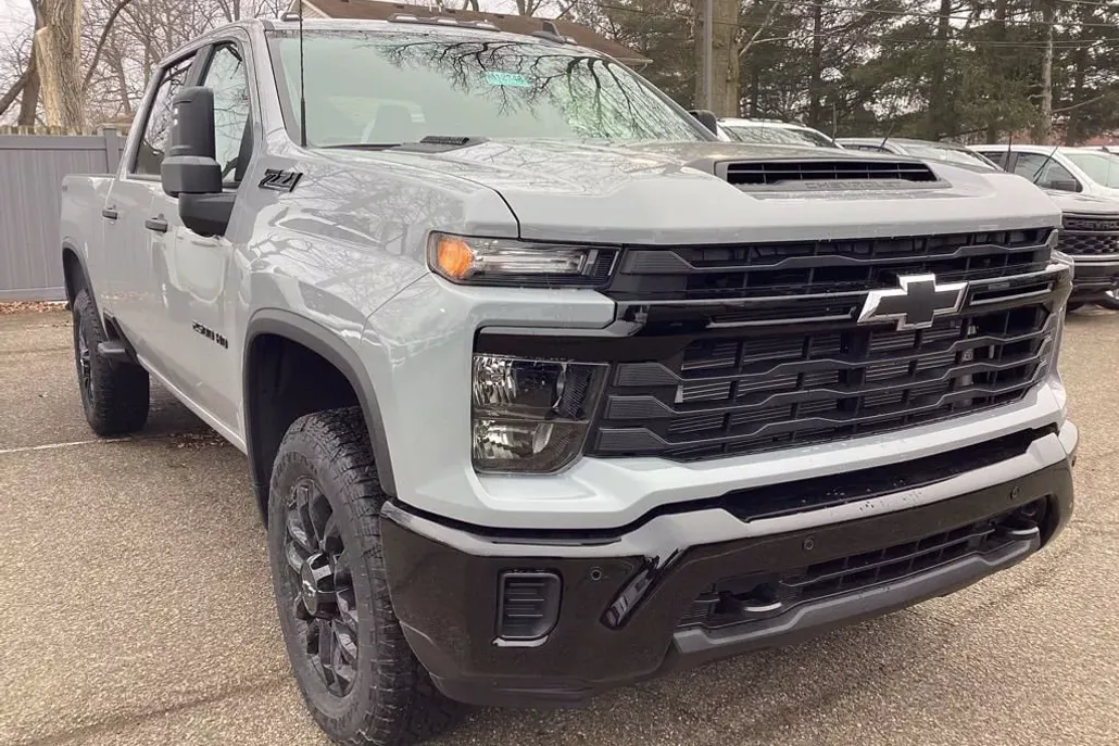 2025 Chevrolet Silverado 2500HD Custom photo 1