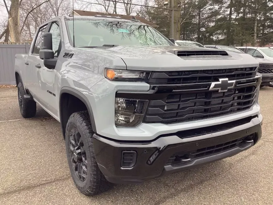2025 Chevrolet Silverado 2500HD Custom photo 1