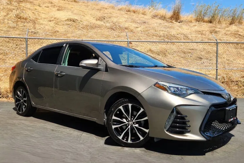 2018 Toyota Corolla XLE XSE photo 1