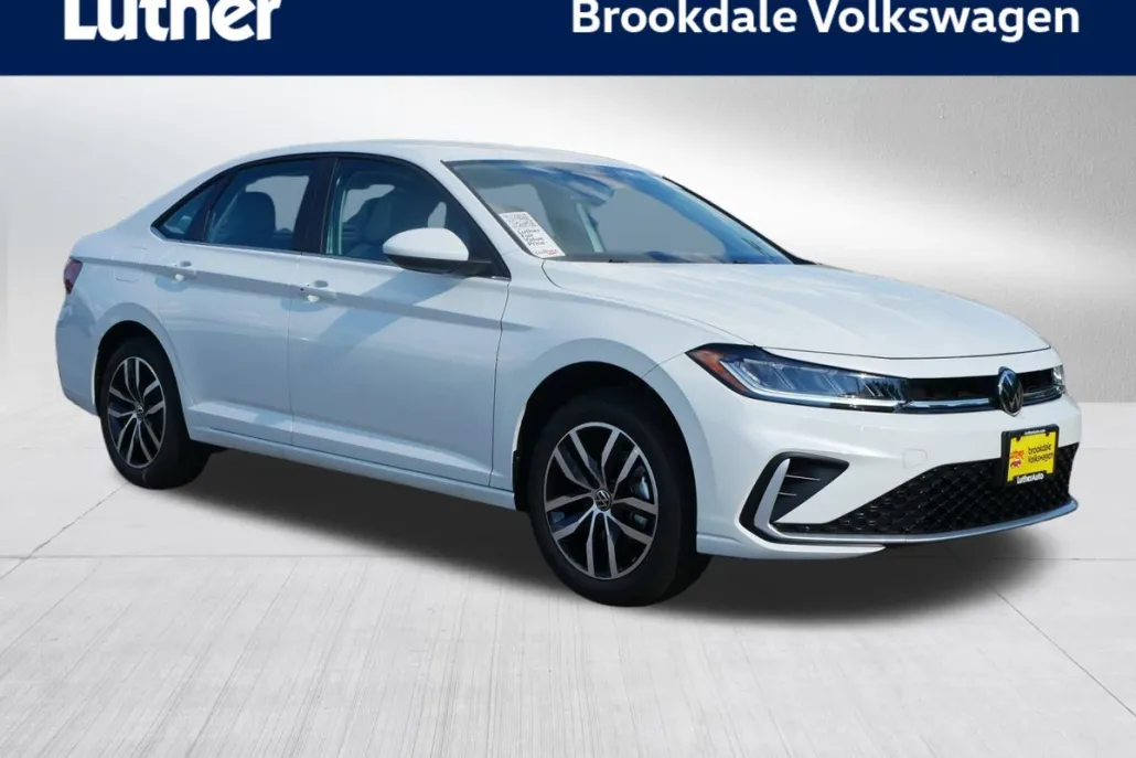 2025 Volkswagen Jetta SE photo 1