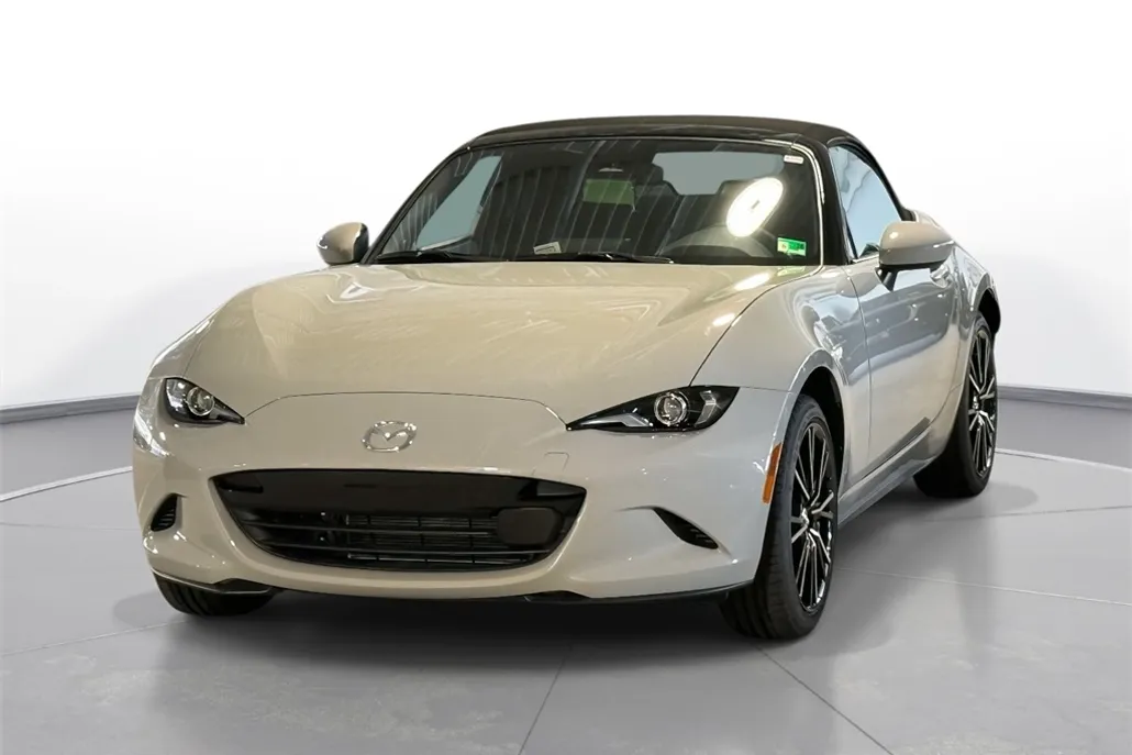 2025 Mazda MX-5 Miata Miata Grand Touring photo 1