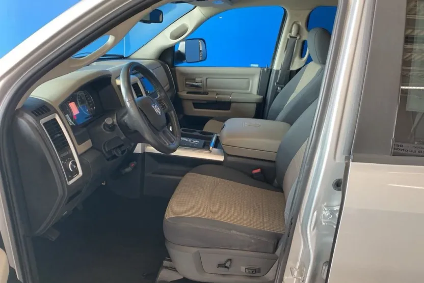 2012 Ram 1500 SLT photo 1