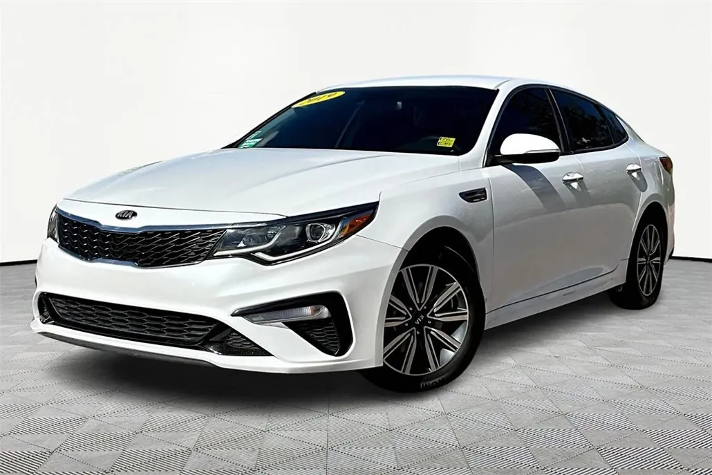 2019 Kia Optima LX photo 1