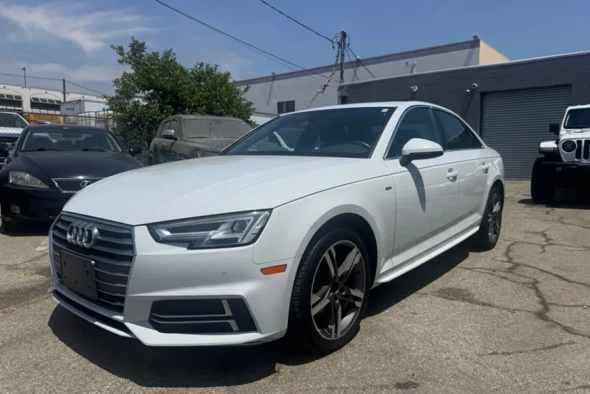 2018 Audi A4 Ultra Premium Plus photo 1