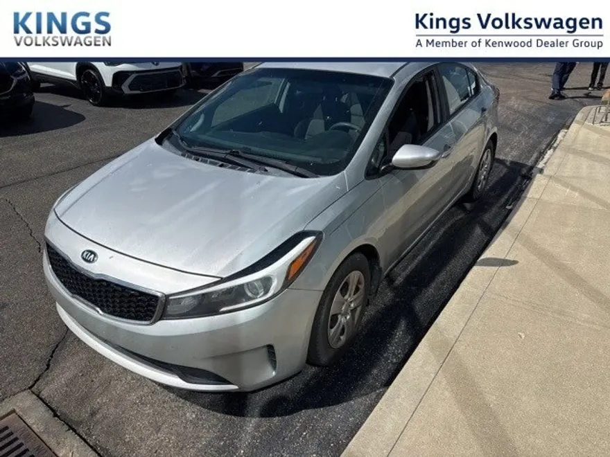 2017 Kia Forte LX photo 1
