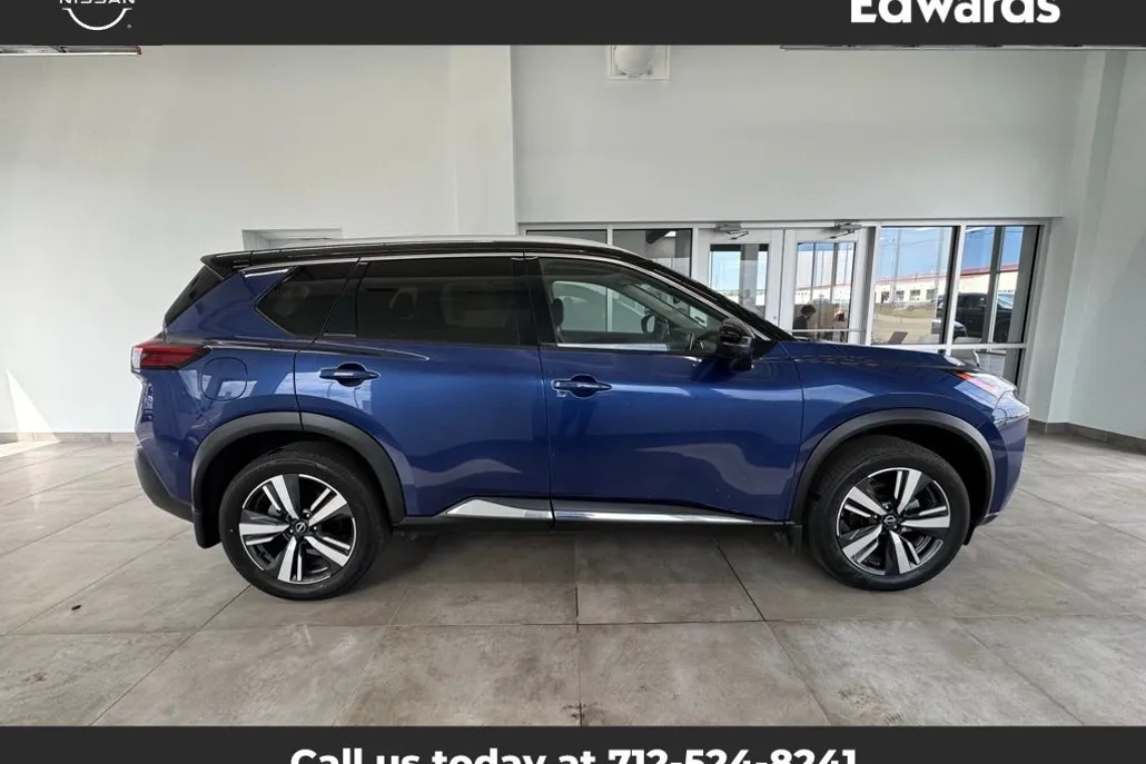2023 Nissan Rogue SL photo 1