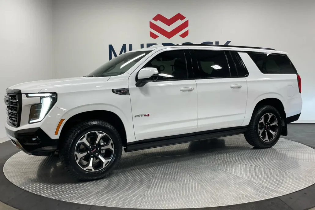 2025 Gmc Yukon XL AT4 photo 1