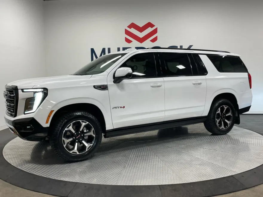 2025 Gmc Yukon XL AT4 photo 1
