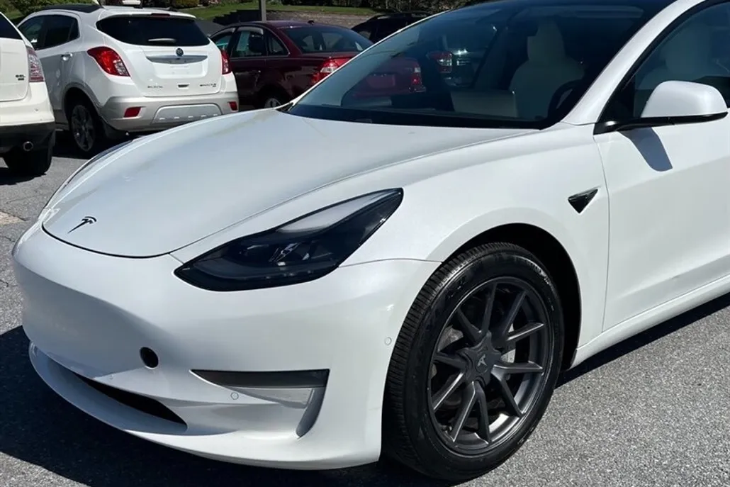 2021 Tesla Model 3 Long Range photo 1