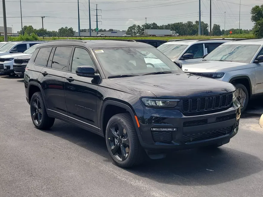 2025 Jeep Grand Cherokee Limited photo 1
