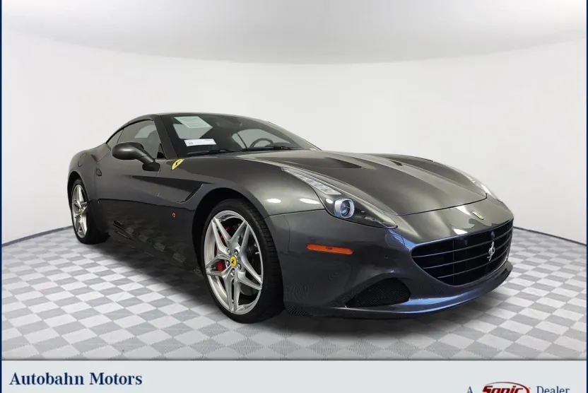 2015 Ferrari California T photo 1