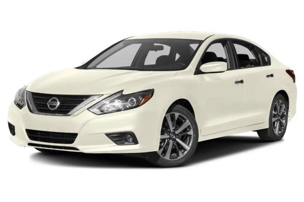 2017 Nissan Altima 2.5 SR photo 1