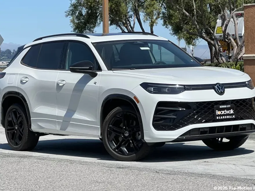 2025 Volkswagen Tiguan SE R-Line Black photo 1