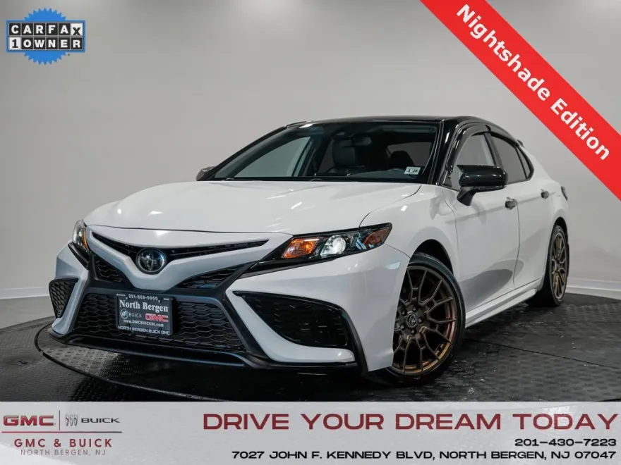 2023 Toyota Camry SE photo 1