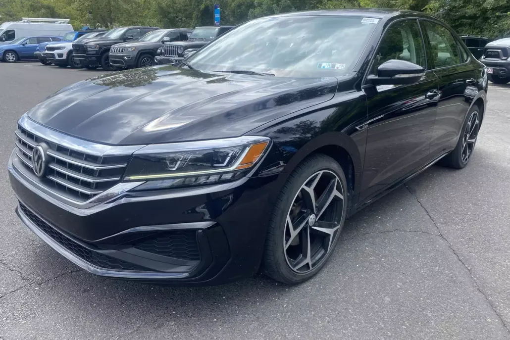 2020 Volkswagen Passat 2.0T R-Line photo 1