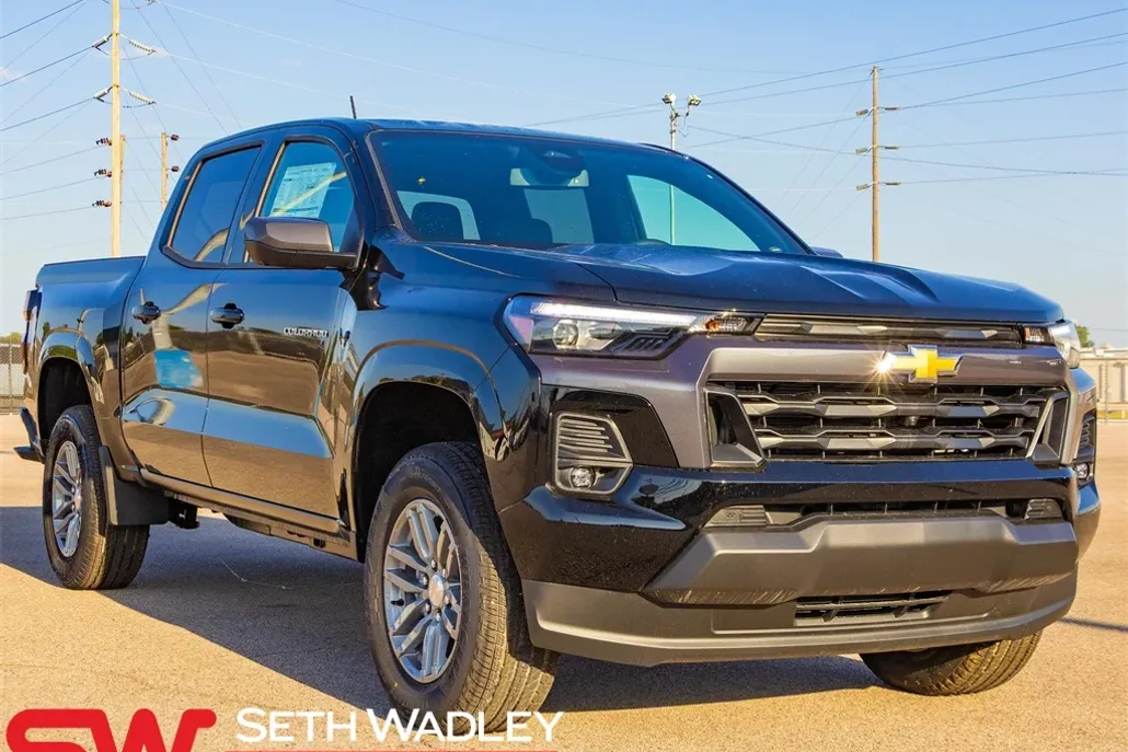 2026 Chevrolet Colorado LT photo 1