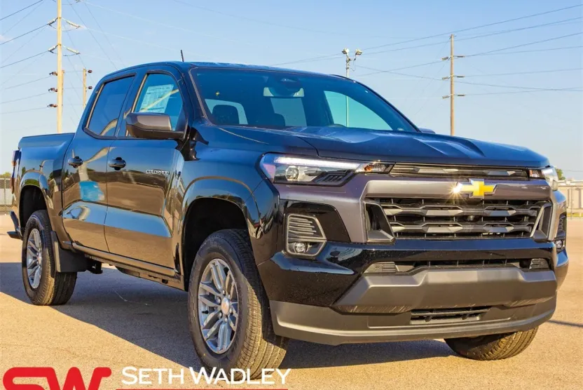 2026 Chevrolet Colorado LT photo 1