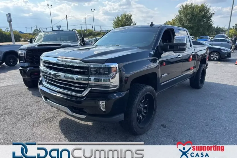 2017 Chevrolet Silverado 1500 High Country photo 1