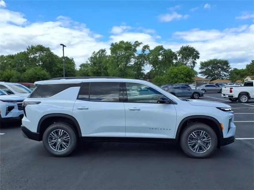 2026 Chevrolet Traverse photo 1