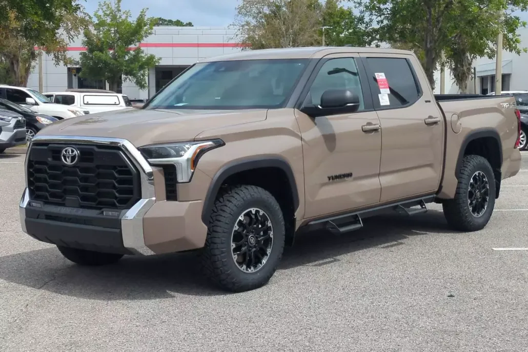 2026 Toyota Tundra SR5 CrewMax photo 1