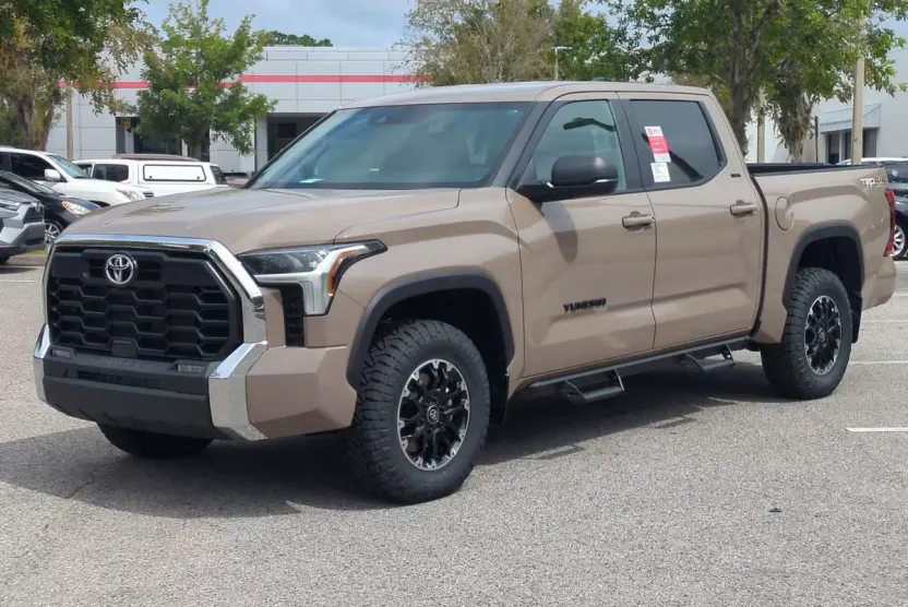 2026 Toyota Tundra SR5 CrewMax photo 1