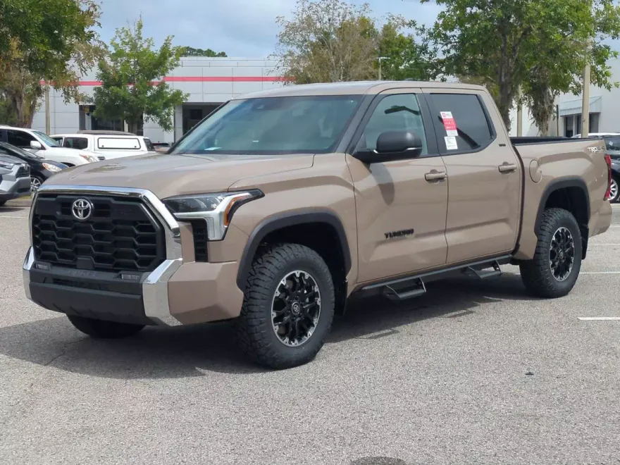 2026 Toyota Tundra SR5 CrewMax photo 1