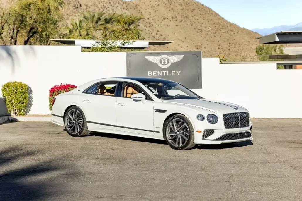 2025 Bentley Flying Spur Speed photo 1