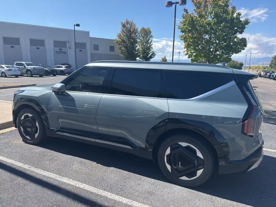 2024 Kia EV9 Land photo 1
