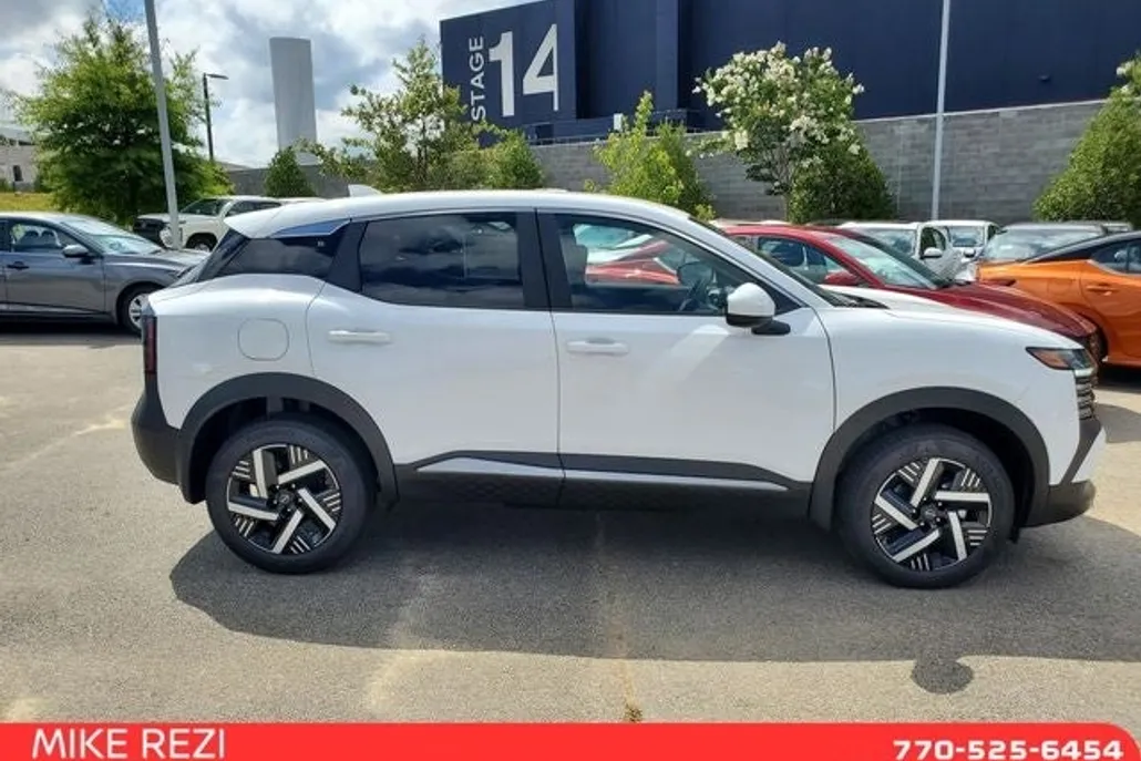 2025 Nissan Kicks SV photo 1
