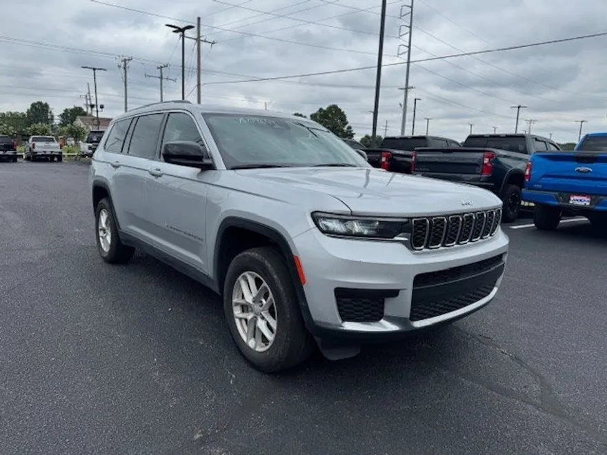 2023 Jeep Grand Cherokee Laredo photo 1