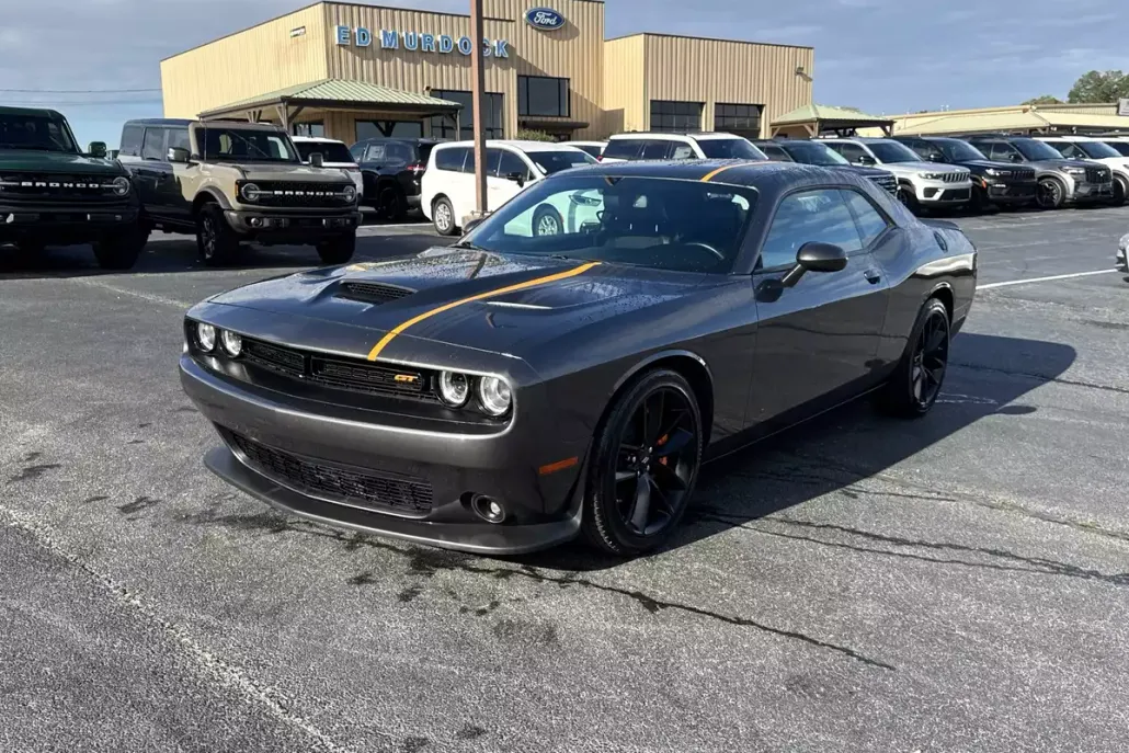 2023 Dodge Challenger GT photo 1