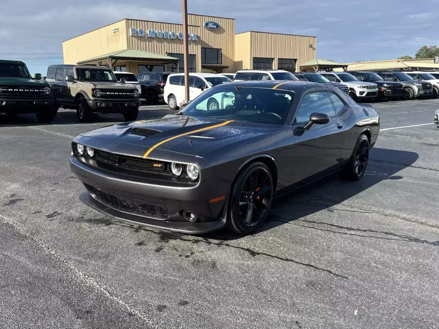 2023 Dodge Challenger GT photo 1