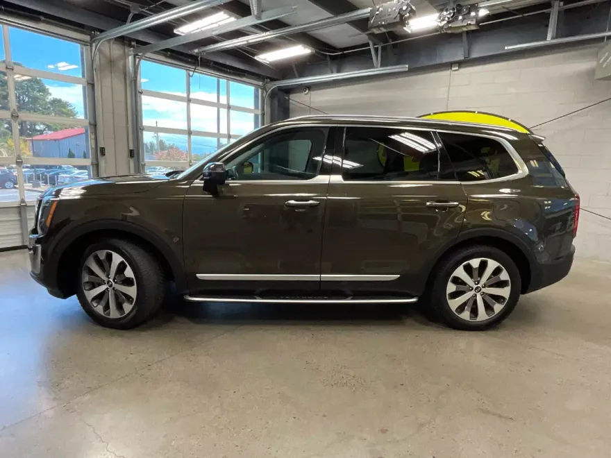2020 Kia Telluride S photo 1